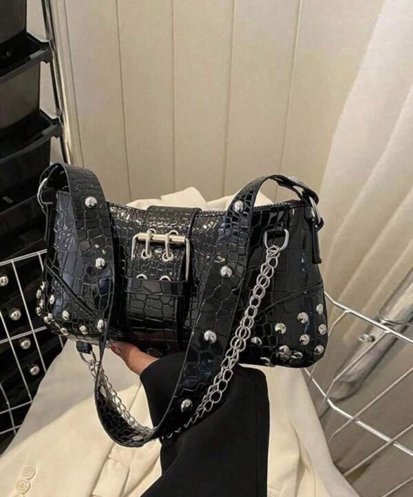 Mini bag vintage con remaches.